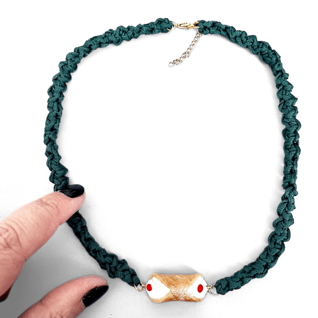 Parure Siciliana: Collana, bracciale, orecchini con Cannolo Gusto Ricotta e Ciliegia Candita – Artigianale in Argilla Polimerica, Regolabile