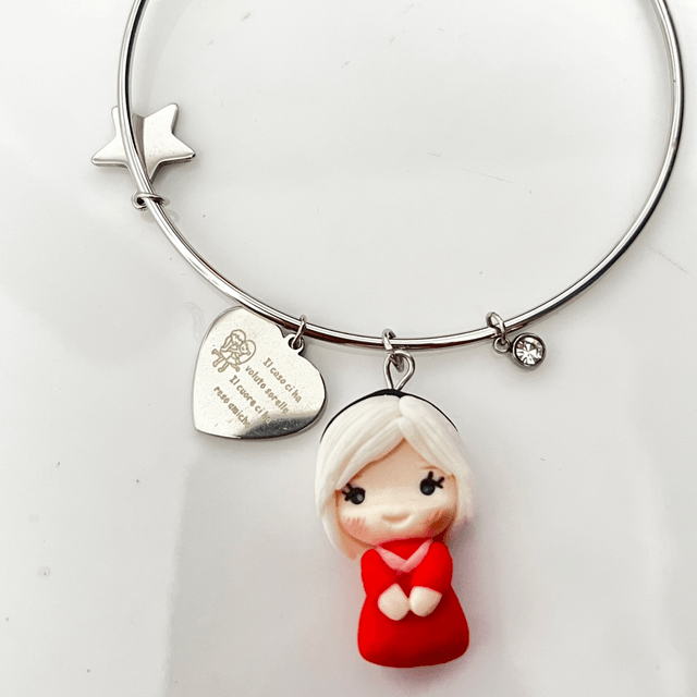 Bracciale rigido in acciaio inox con bambolina fan art in stile chibi