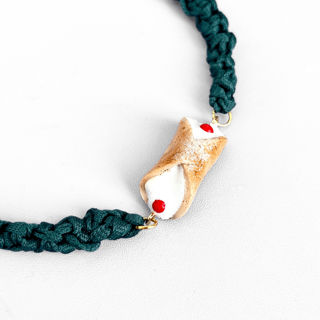 Parure Siciliana: Collana, bracciale, orecchini con Cannolo Gusto Ricotta e Ciliegia Candita – Artigianale in Argilla Polimerica, Regolabile