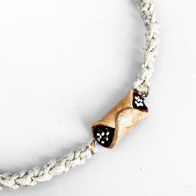 Parure Siciliana: Collana, Bracciale, Orecchini con Cannolo Gusto Cioccolato e Granella di Nocciole – Artigianale in Argilla Polimerica, Regolabile