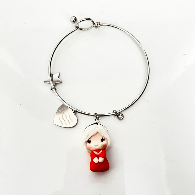 Bracciale rigido in acciaio inox con bambolina fan art in stile chibi