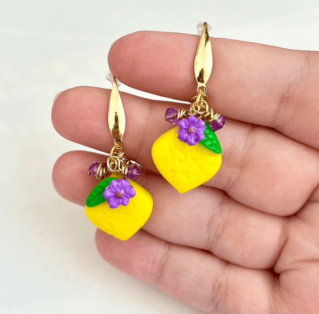 Orecchini siciliani pendenti con Limoni e fiori viola
