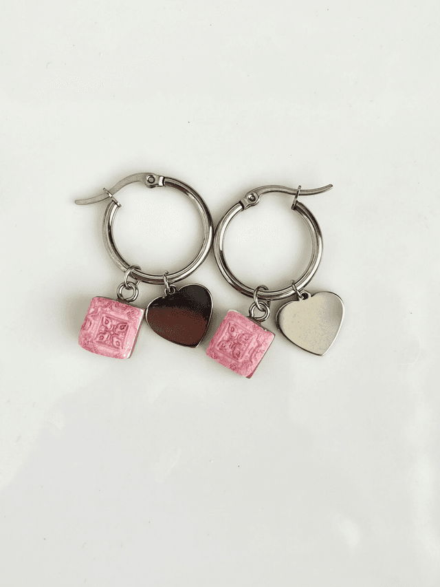 Orecchini Siciliani a Cerchio con mini maiolica e ciondoli in acciaio - Rosa